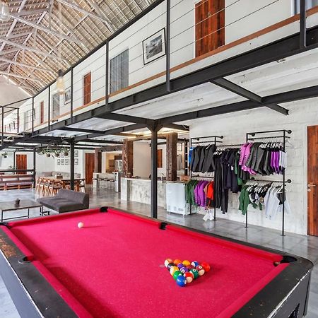 Takeoff Surf Camp & Hotel Canggu Esterno foto